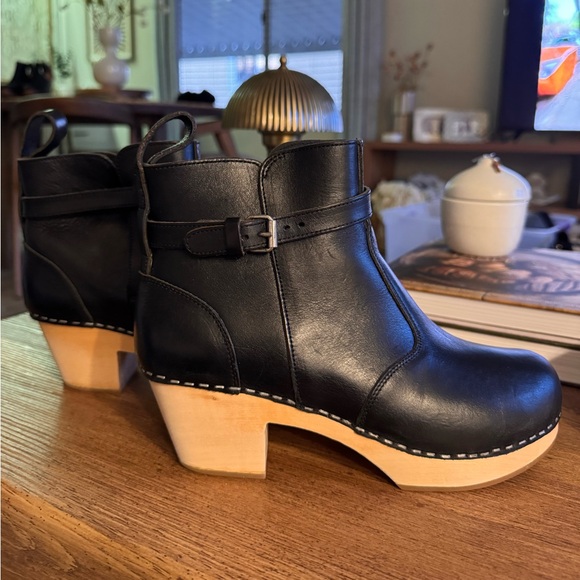 Swedish Hasbeens Jodhpur Black Leather Wood Clog Boots NEW - Picture 2 of 7